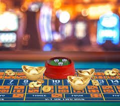 Myanmar National League ဘောလုံးပွဲကြည့်ပြီး jilivip တွင် Live Bet ချနေသောဘောလုံးပရိသတ်